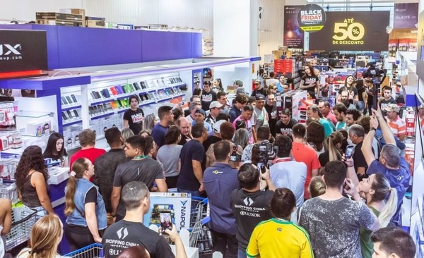 HOY / Boom por Black Friday CDE: primer día registró a 60.000 compradores y esperan doblar cifra