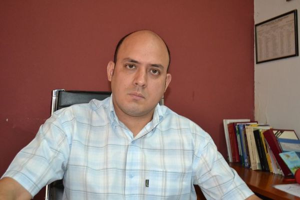 Funcionarios denuncian maltrato de parte del fiscal Olmedo - Nacionales - ABC Color