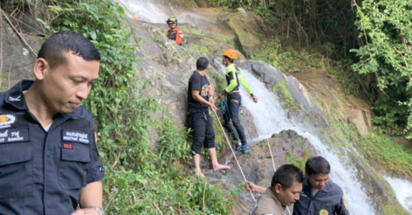 Por una selfi arriero omanoite en cascada
