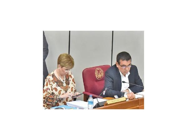 Senador del PDP afirma que Cuevas supera a Alí Babá