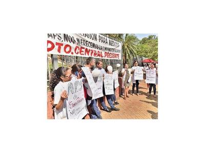 Para pedir igualdad salarial, médicos de APS se manifestaron