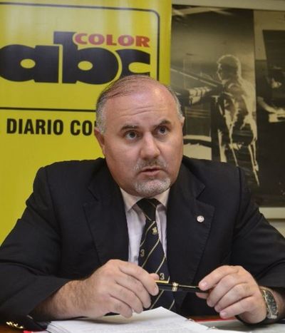 Estafados celebran prisión de González Daher e hijo - Política - ABC Color