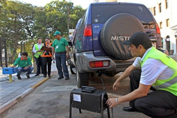 Controles de humo negro en Asunción