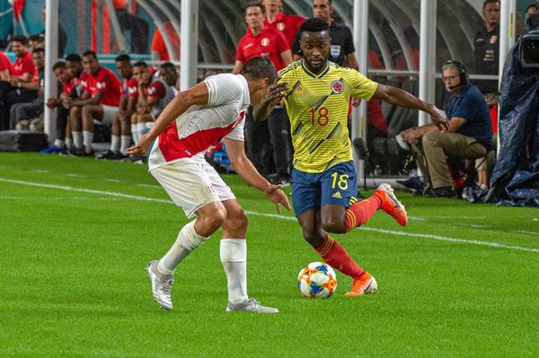 Colombia derrota a Perú en el último suspiro - Fútbol - ABC Color