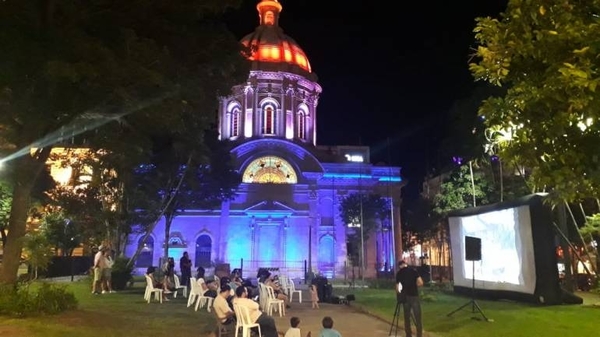 HOY / El Festival de la Cultura llenará de ritmo y color la Plaza de la Democracia