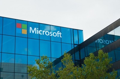 Abanca y jefe de Microsoft en Latinoamérica reciben premios Ponce de León » Ñanduti