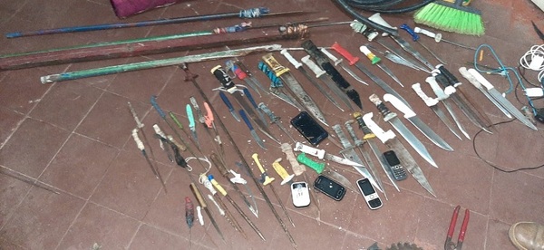 Incautan celulares y armas blancas en nueva requisa en Tacumbu