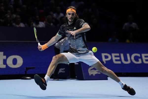 Tsitsipas vence a Federer y logra la final por primera vez - Tenis - ABC Color