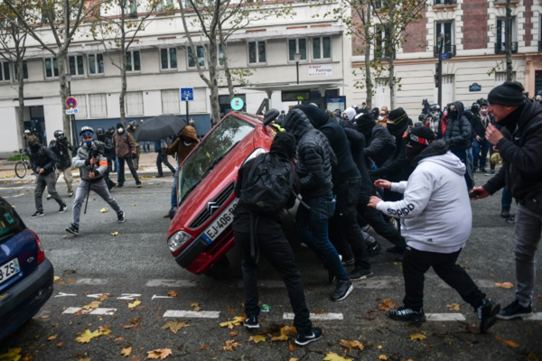 Disturbios en primer aniversario de protestas de los chalecos amarillos