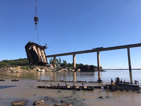 Inician rescate del buque Paraguarí pero critican el procedimiento - Nacionales - ABC Color