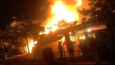 Reportan incendio de grandes proporciones