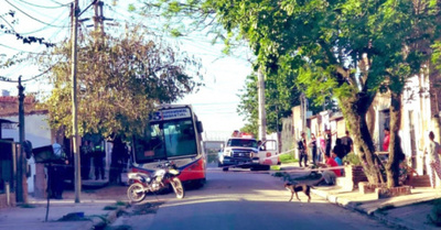 Chofer murió aplastado por su propio colectivo