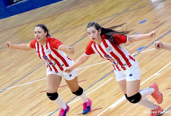 Paraguay va por el título