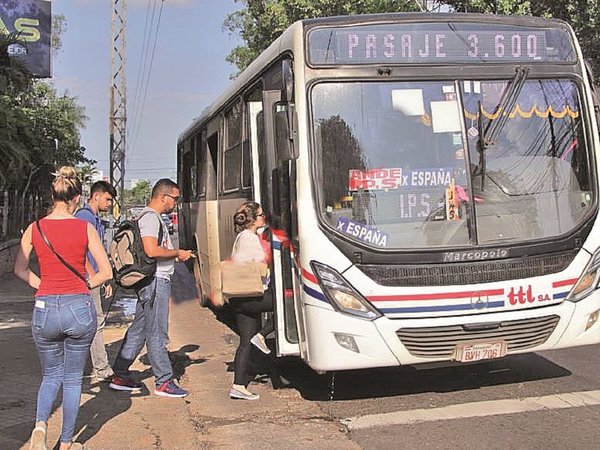 Diputados recortó subsidio a buses para el 2020 y podría subir el pasaje