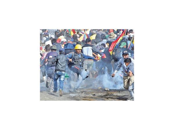 Buscan la pacificación en Bolivia, tras muerte de partidarios de Evo