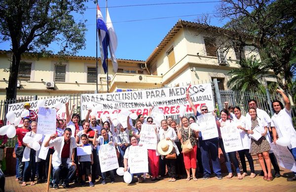 Médicos de APS piden pago de compensaciones a Salud - Locales - ABC Color