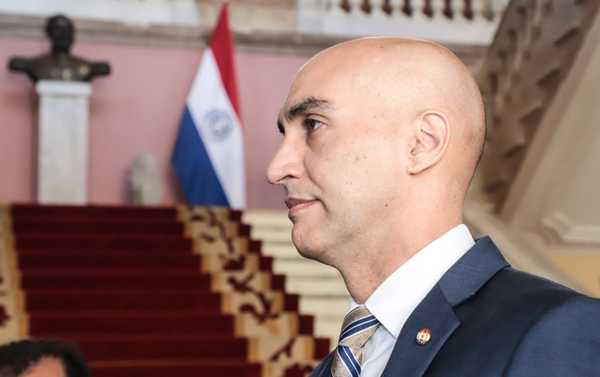 Presupuesto de Salud debería crecer antes que ser recortado, defiende ministro | .::Agencia IP::.