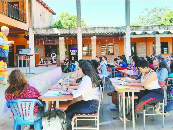 Curso de albañilería arrasa entre las mujeres