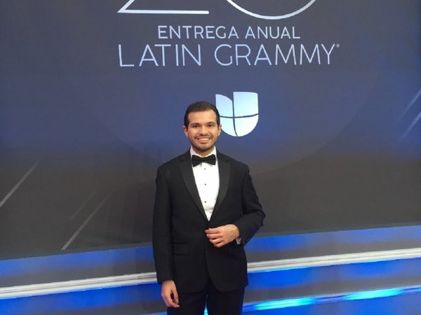 ¿Quién es el paraguayo que entregó premios en los Latin Grammy?