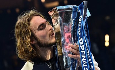 Tsitsipas derrota a Thiem y gana el Masters