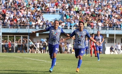 HOY / Guaireña festeja con la Copa y 12 de Octubre vuelve a Primera
