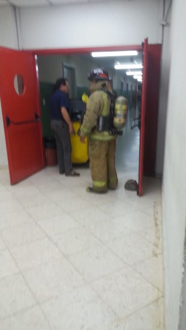 Bomberos verificaron derrame de sustancia química en IPS Central - Nacionales - ABC Color