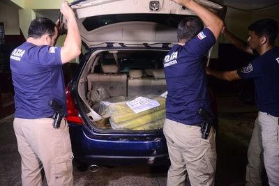 Detienen camioneta con 34 kilos de marihuana en Villeta - Nacionales - ABC Color