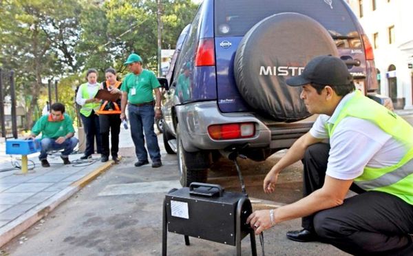 Realizan controles de  humo negro en Asunción - Locales - ABC Color