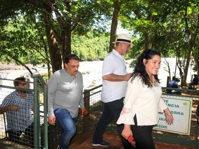 Empresarios de  India visitan  Saltos del Monday con interés en invertir