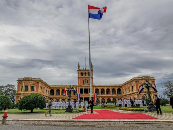 Mandatario paraguayo recibe al Secretario General de la OEA - .::RADIO NACIONAL::.