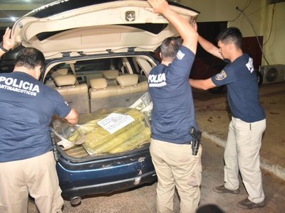 Tres hombres caen con más de 30 kilos de marihuana en Villeta