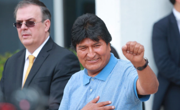 HOY / Evo Morales denuncia crímenes de "lesa humanidad" en Bolivia