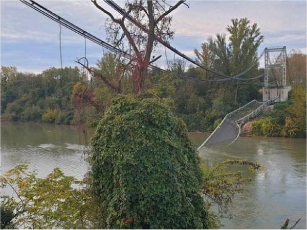 Puente colgante se derrumba cerca de Toulouse, en el sur de Francia