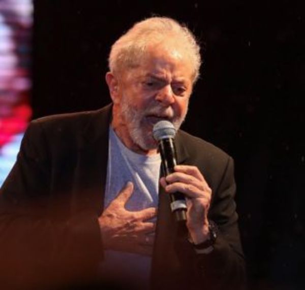 Lula anuncia que continúa "en la lucha" en el mitin que abre su gira por Brasil - .::RADIO NACIONAL::.