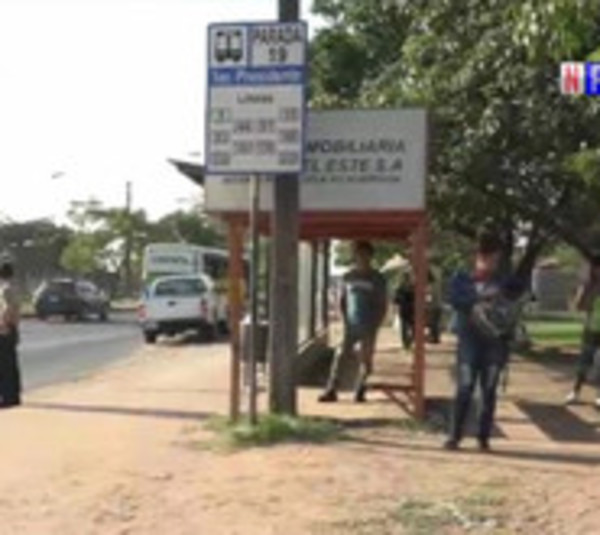 Regulada del transporte público deja a usuarios varados en la calle - Paraguay.com