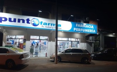 Motochorros con tapabocas asaltaron farmacia en Barrio Obrero