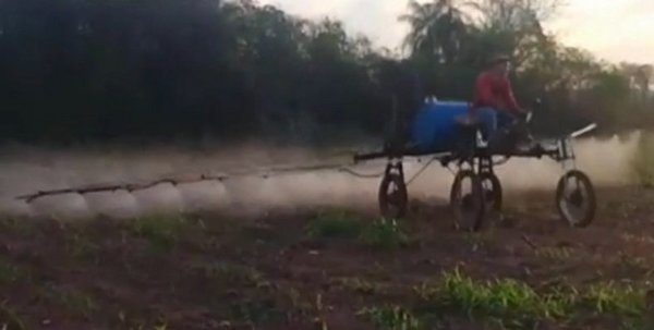JOVEN CREA UN NOVEDOSO VEHÍCULO PARA RIEGO DE CULTIVO