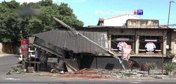 Conductor atropelló local comercial y huyó | Noticias Paraguay