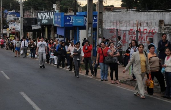 Regulada de buses: "No puede pagar los platos rotos la ciudadanía" » Ñanduti