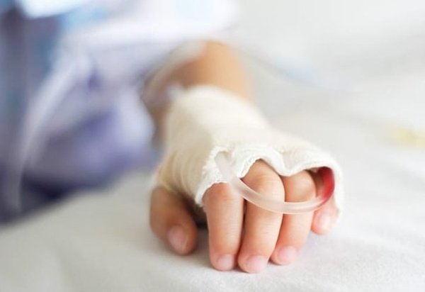 Bebé muere desnutrido tras una estricta dieta vegana