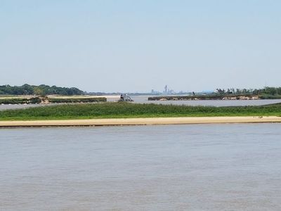 Ordenan el cese de la extracción de arena de “islote” ubicado al lado de San Francisco - Nacionales - ABC Color