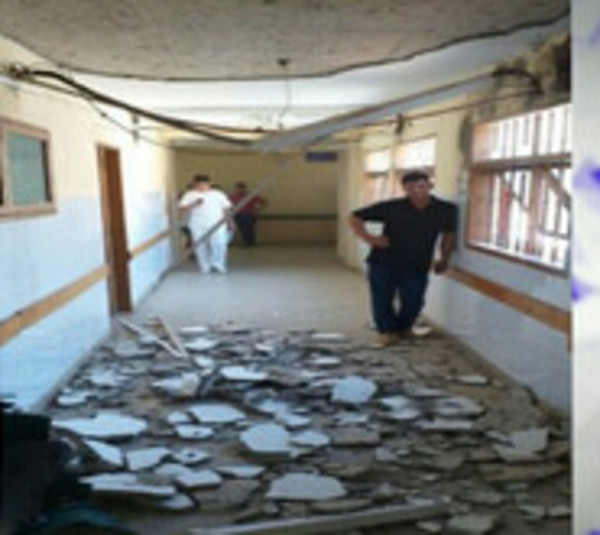 Cayó parte del techo del Hospital de Coronel Oviedo - Paraguay.com