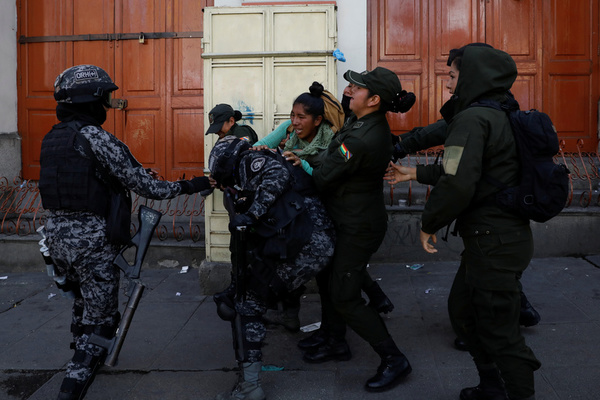 Bolivia: dan carta blanca para reprimir y matar a mansalva