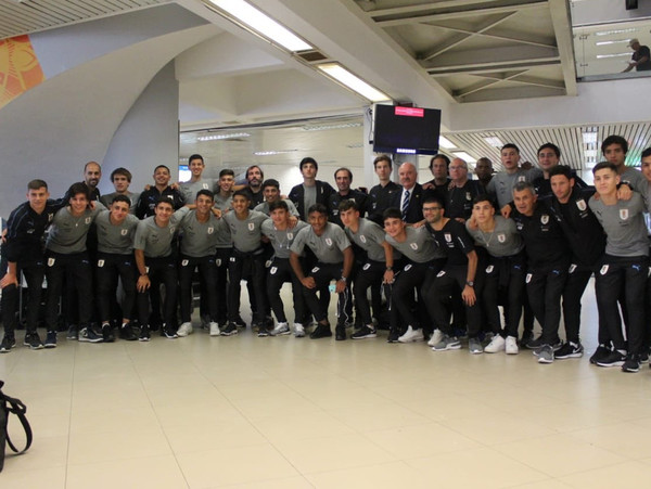 La selección sub-15 de Uruguay llega a Paraguay para el Sudamericano