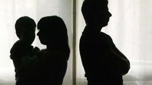 Condenan a un hombre por incumplir con su hija
