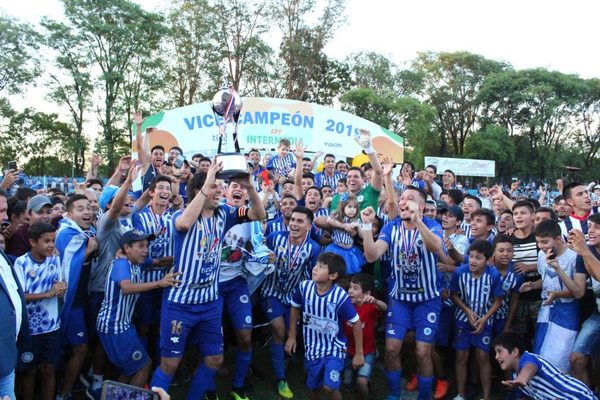 Itauguá festeja el ascenso del 12 de Octubre a Primera División