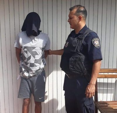 Joven es detenido por contar con una orden de captura