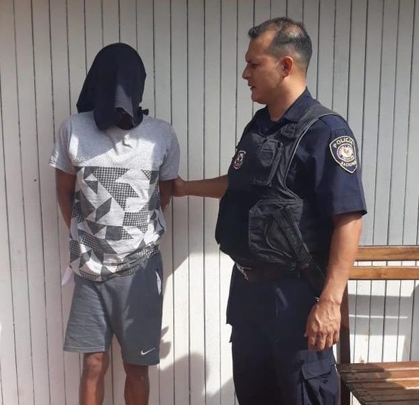 Joven es detenido por contar con una orden de captura