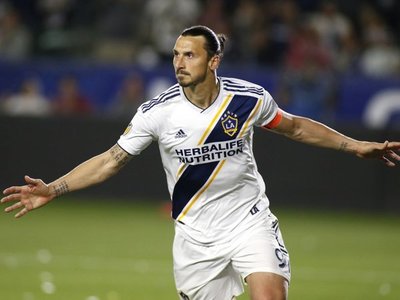 Ibrahimovic compartiría equipo con un paraguayo