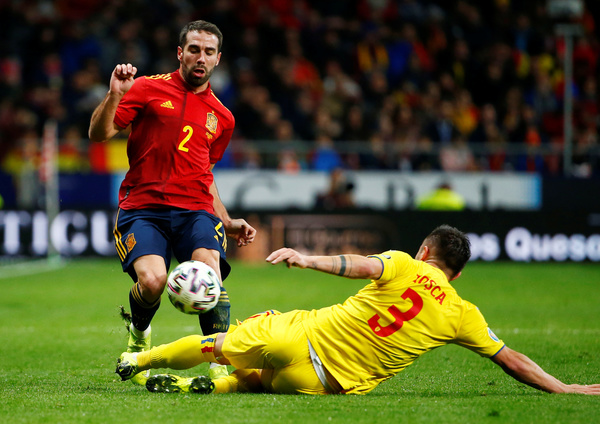 España vence a Rumanía y camina hacia la Eurocopa